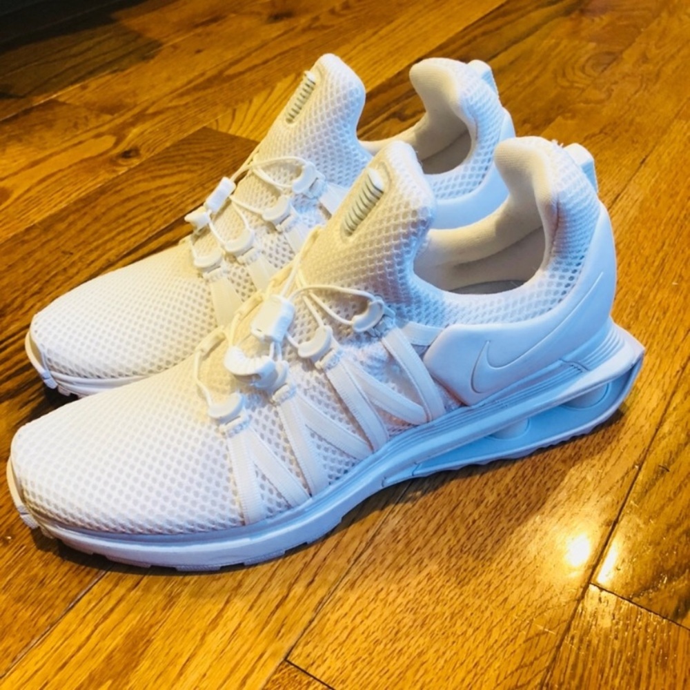 Nike Shox Gravity women’s shoes